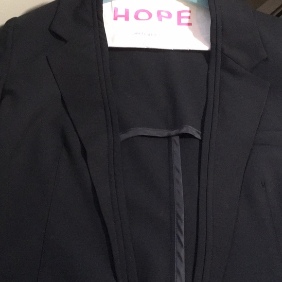 Flawless & an absolute must have in your closet! - Picture 2 of 8